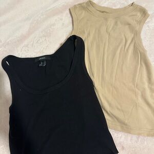 2 Crop Tank Tops